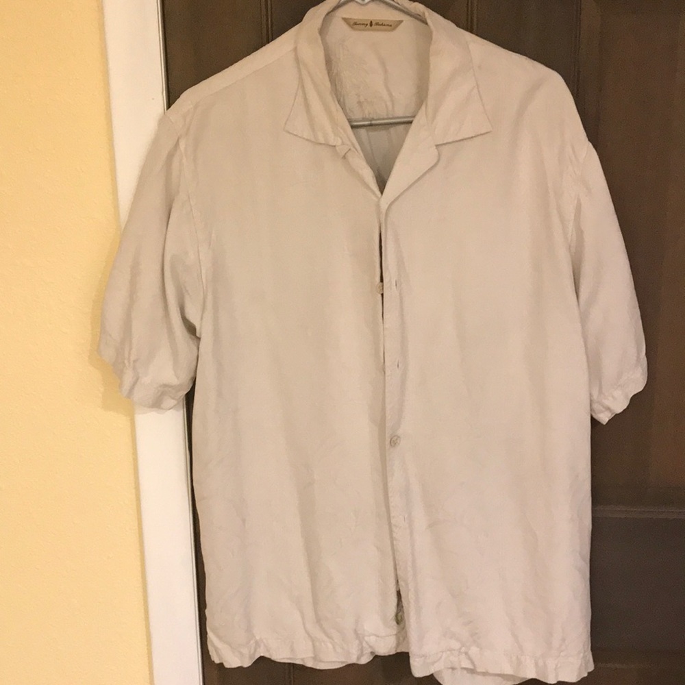 Hey Tommy Bahama 100 % silk button down shirt